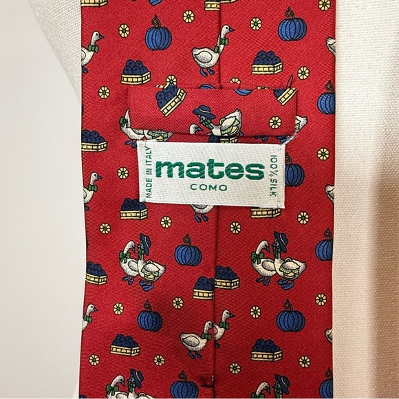 Mates Como 100% Silk Tie Made In Italy Red And Blue Geese & Pumpkins 57.5” Long - Picture 4 of 7